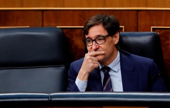 Coronavirus in Spagna, chiusi i locali notturni e divieto di fumo in strada