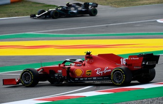 Ferrari, Gp Spagna nerissimo: Leclerc problemi al motore e ritiro
