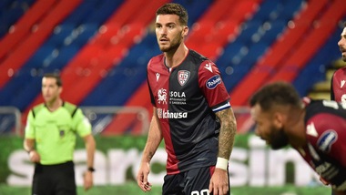 Coronavirus, nel Cagliari altri tre positivi: ritiro rinviato