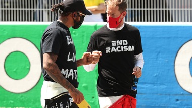 F1, Hamilton sostiene Vettel: "Visto come lavora, ha tanto carattere"