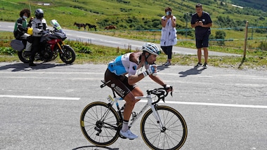 Ciclismo, un positivo al coronavirus nel team francese AG2R