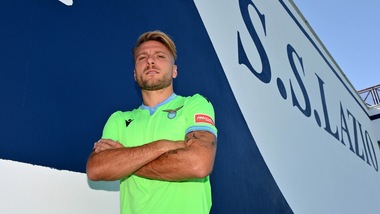Lazio, Immobile “fluo”: ecco la nuova maglia da trasferta