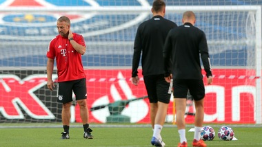 Bayern, Flick punta il Psg: "Ha tanta qualità, come il Barcellona"