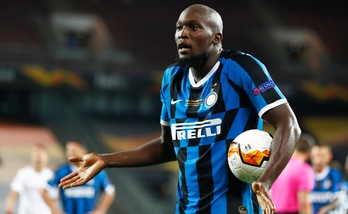 Inter, i tifosi consolano Lukaku sui social: #WeLoveYouRom è virale