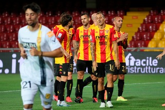 Coronavirus, altri due calciatori positivi in casa del Benevento