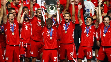 Ribery in festa per gli ex compagni: "Super Bayern, ancora un triplete!"