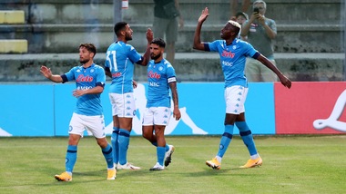 Osimhen, tripletta all'esordio: il Napoli sogna