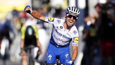 Alaphilippe vince la seconda tappa del Tour de France e va in giallo