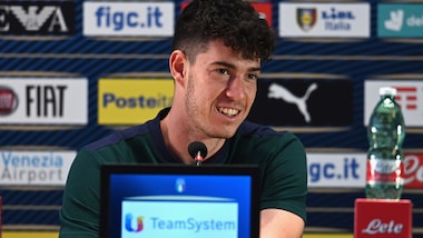 Italia, Bastoni: "Ringrazio Chiellini per i complimenti"