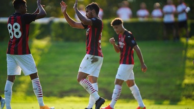 Milan, vittoria per 4-2 contro il Novara: Ibra c'è, doppietta di Paquetà