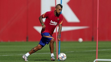 Vidal si allena con il Barcellona: l'Inter lo aspetta ancora