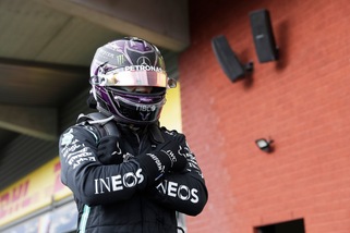 Hamilton: "Due lati di me: supereroe quando quido, una persona come tante altre fuori"