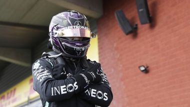 Hamilton: "Due lati di me: supereroe quando quido, una persona come tante altre fuori"