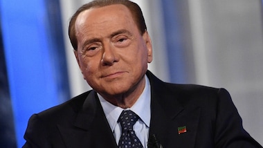 Coronavirus, Berlusconi: non ha febbre, notte tranquilla al San Raffaele