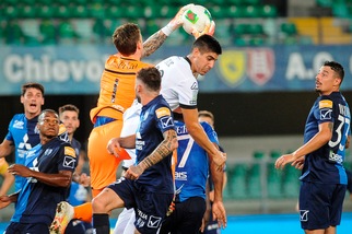 Chievo-Padova annullata: tre positivi al Coronavirus tra i gialloblù