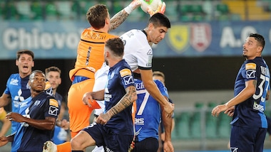 Chievo-Padova annullata: tre positivi al Coronavirus tra i gialloblù