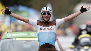 Tour de France, Peters vince sui Pirenei: Yates resta maglia gialla
