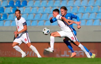 L'Inghilterra supera l'Islanda e ringrazia Bjarnason. Doppietta di Jovetic con il Montenegro