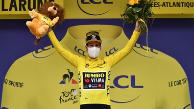 Tour de France, Roglic strappa la maglia gialla a Yates. Pogacar vince la nona tappa