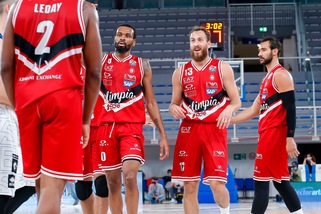 Milano vince ancora, Cantù piega Varese. La Fortitudo si prende il derby, ok Sassari