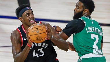 Nba, Boston show: Toronto travolta in Gara-5