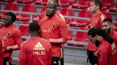 Mechele positivo al Coronavirus, tamponi per il Belgio: tremano Lukaku e Mertens
