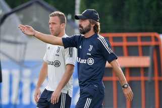 La Juve si prepara per il Napoli: Pirlo lavora sul possesso palla