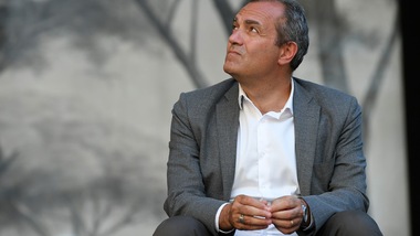 Coronavirus, De Magistris: "Riaprire gli stadi con ingressi scaglionati"