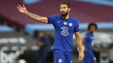 Giroud: “Lusingato dalla Juve, ma non c’è nulla di fatto”