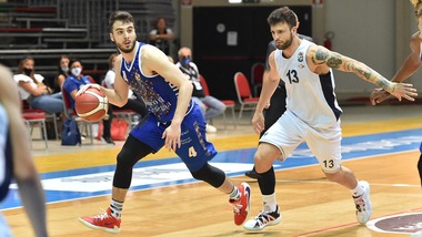 Sassari batte Roma in Supercoppa, Brindisi piega Pesaro