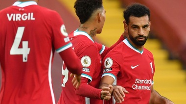Il Liverpool ringrazia Salah: 4-3 al Leeds di Bielsa. L'Arsenal cala il tris