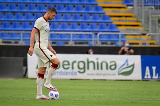 Roma, 2-2 in rimonta con il Cagliari: in rete Mkhitaryan e Ünder