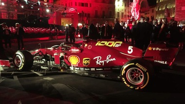 Ferrari, a Piazza della Signoria festa rossa per i mille Gran Premi