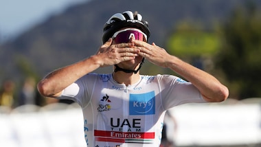 Tour de France, 15ª tappa a Pogacar. Roglic resta leader della corsa