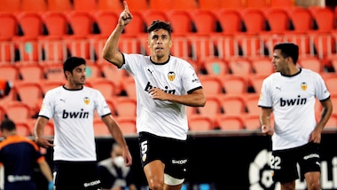 Vince il Valencia: 4-2 al Levante. Tello decisivo con il Betis