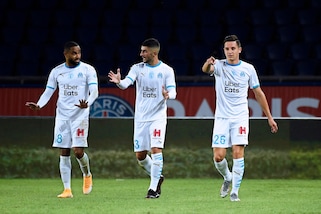 Thauvin lancia l'Olympique Marsiglia. Il Psg crolla in 8 contro 9!