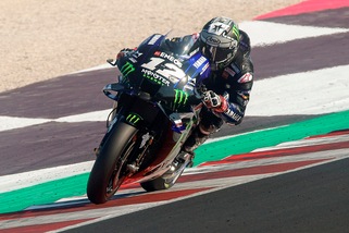 MotoGp, Viñales: "La moto con il serbatoio pieno è impossibile da guidare"