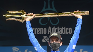 Yates trionfa nella Tirreno-Adriatico, cronometro vinta da Ganna
