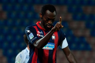 Crotone, 6-1 alla Vibonese in amichevole: Simy e Kargbo sugli scudi