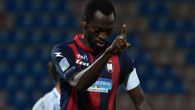Crotone, 6-1 alla Vibonese in amichevole: Simy e Kargbo sugli scudi