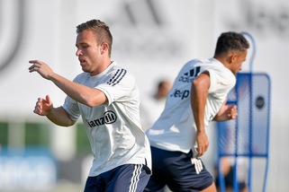 Juve, allenamento vista Roma: ci sono Dybala e Morata