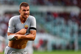 La Juve aspetta Dzeko entro 24 ore, Milik ha detto sì alla Roma