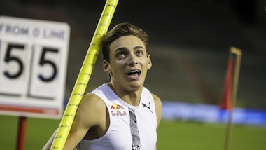 Golden Gala, Duplantis da record nel salto con l'asta all'aperto. Battuto Bubka