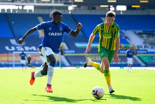 Ancelotti primo, solo 12' per Kean. Pogba delude e lo United crolla