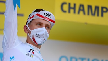 Tour de France, Pogacar vince la crono e conquista la maglia gialla