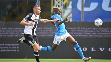 Napoli, Osimhen esaltato da Insigne e Mertens: "Devastante"