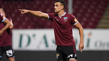 Salernitana, le condizioni di Dziczek: "Buone e stabili, resta in ospedale"