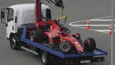 Gp Russia, qualifiche nere per la Ferrari: Hamilton in pole