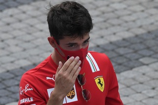 Ferrari, Leclerc: "Sono arrabbiato, weekend difficile fin qui"