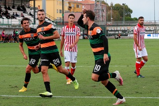 Aramu su rigore e il Venezia fa festa: 1-0 al Vicenza nel derby